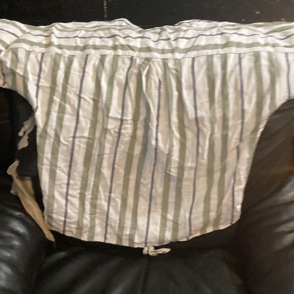 Time and tru woman’s top green blue and white straight brown buttons - Picture 3 of 3